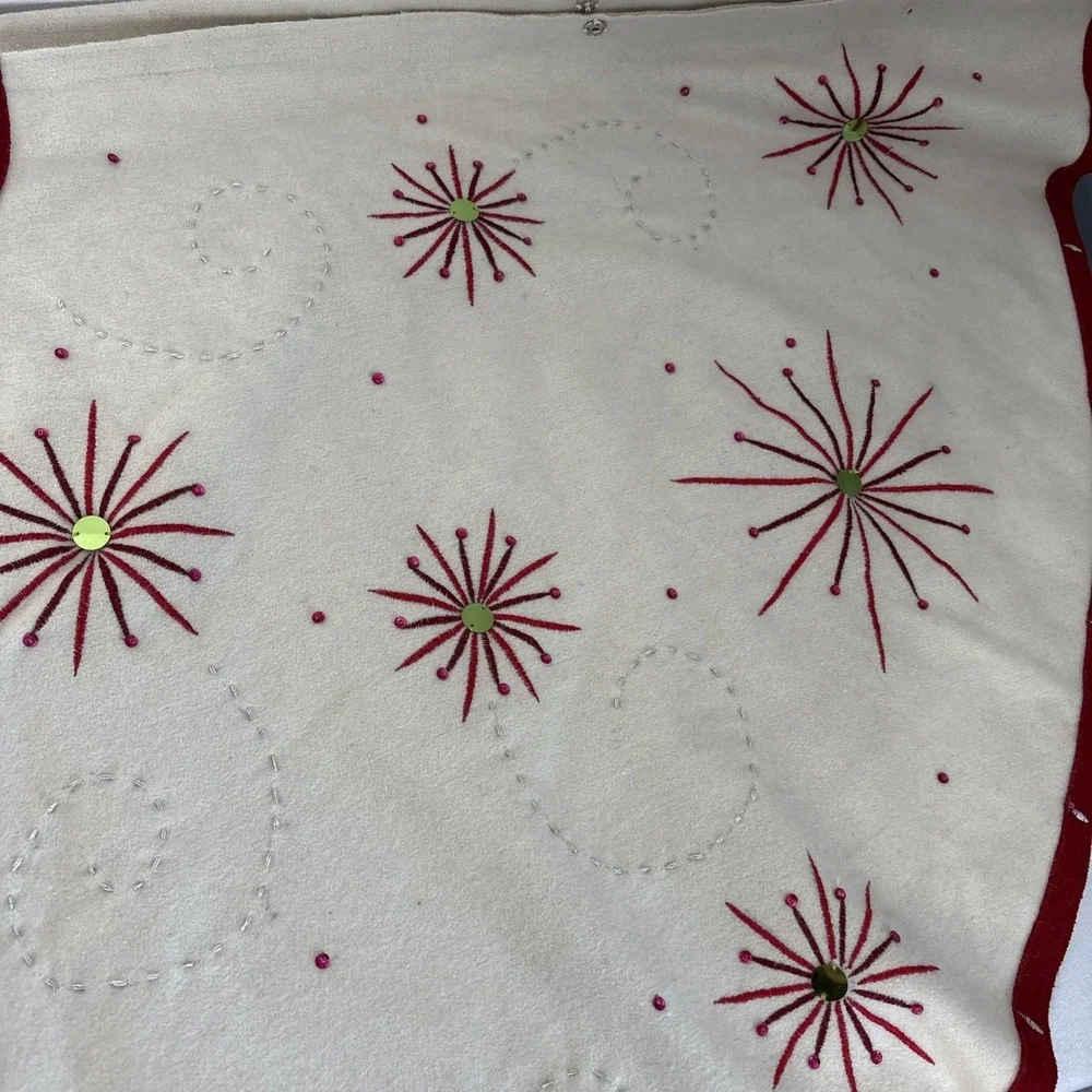 Crate & Barrel Starburst Wool Blend Christmas Tree skirt 54